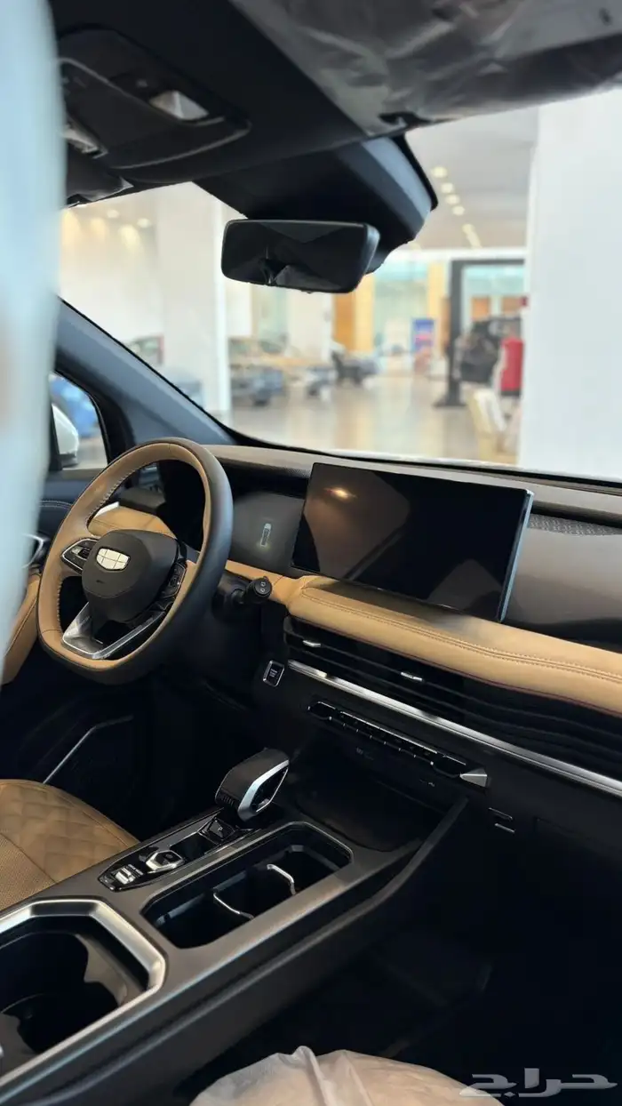 جيلي اوكافانجو 2025 ثلاث مراتب 2000cc 6