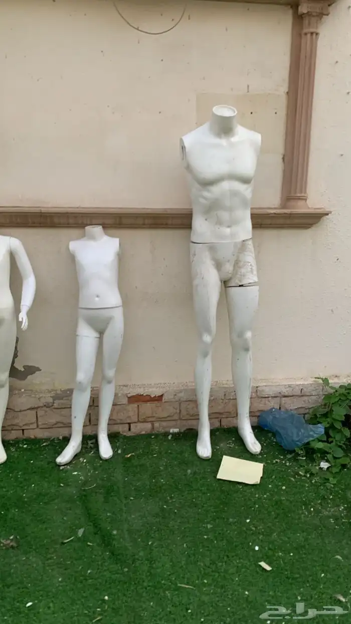 ملاكانات عرض ملابس 1