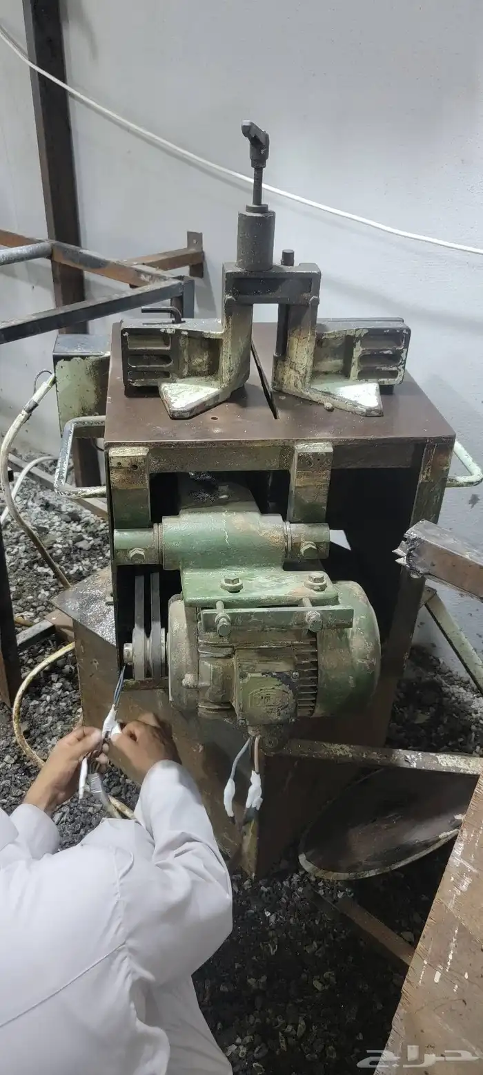 مهندس مواتير لف محركات مولدات تجهيز طبلونات وتحكم صناعي 1