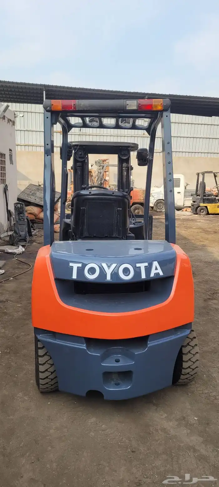 للبيع رافعة شوكية تويوتا 2.5 طن 3