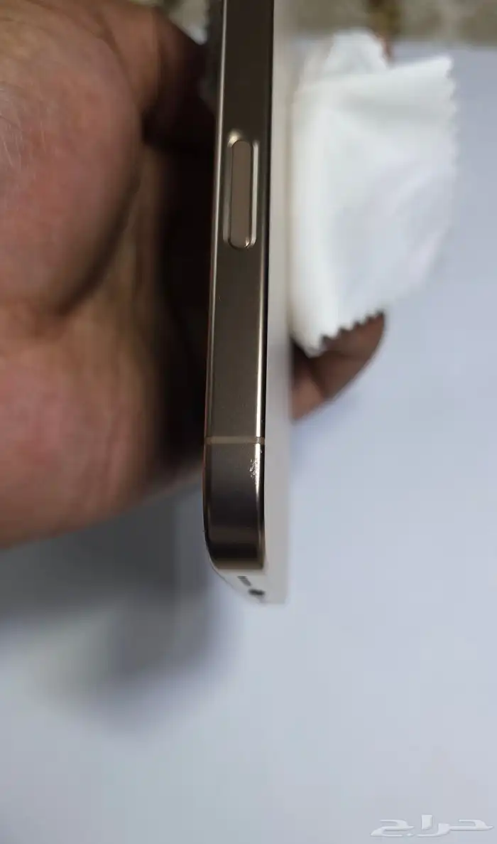 آيفون 16 برو ماكس ذهبي 6