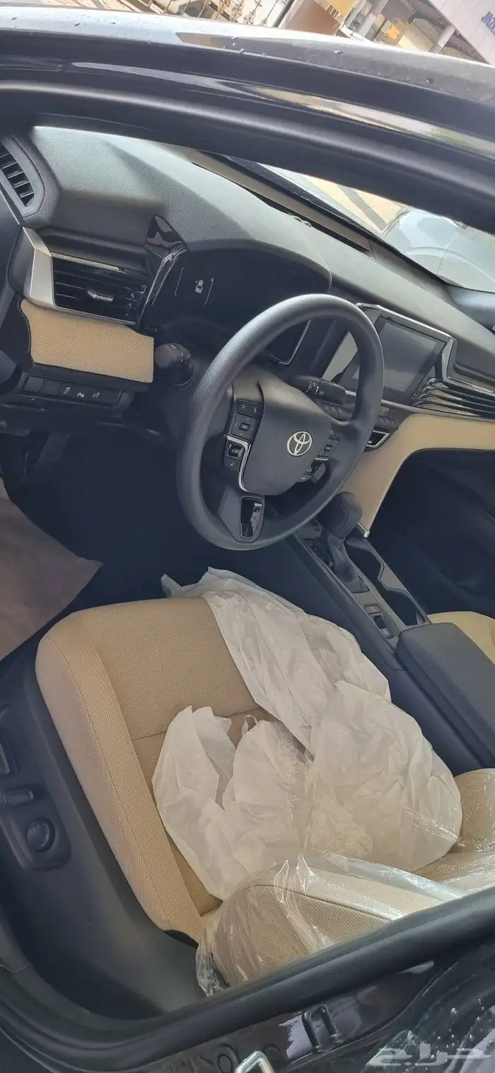 تويوتا كامري 2025بنزينE 5