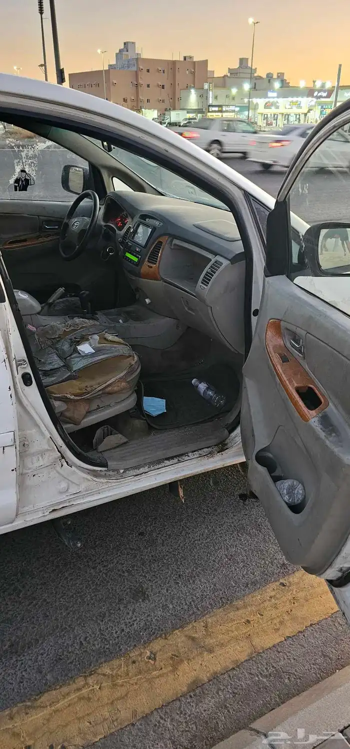 انوفا 2010 للبيع 6