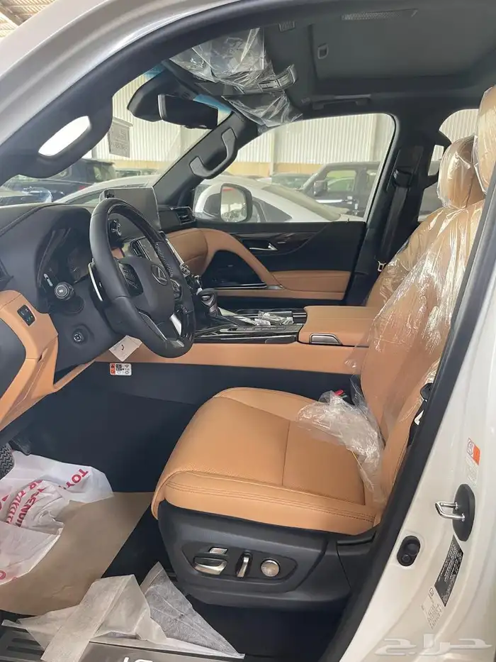 لكزس LX600 BB بنزين 2025 4