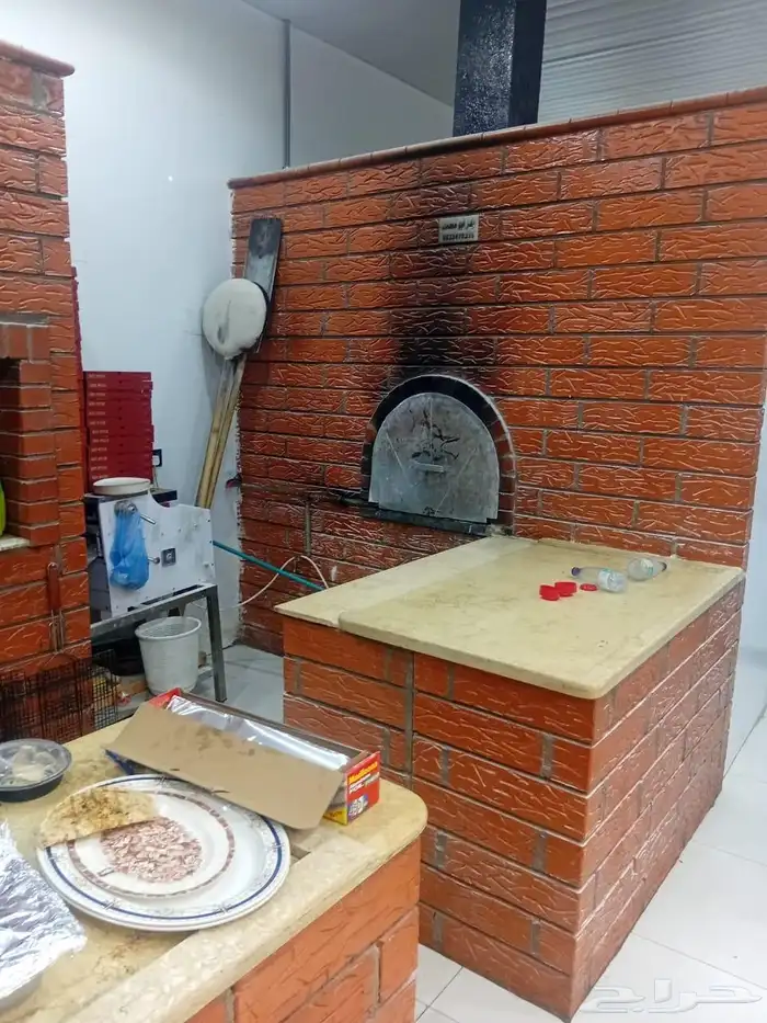 مطعم للتقبيل او الايجار موقع بحي النهضه مقابل حديقه النخيلان 9