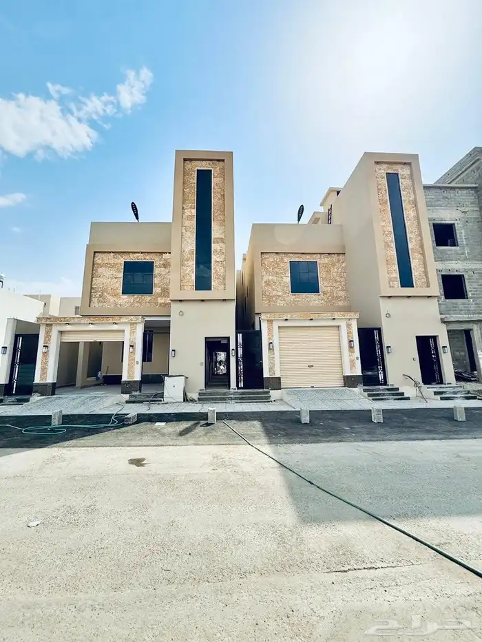 للبيع روف علوي مع ملحق تشطيبات فاخره مقابل نادي ضمك 0