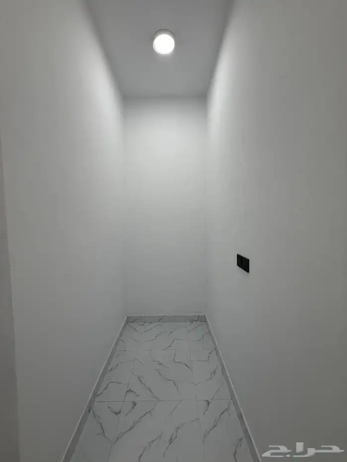 للبيع شقه دور ارضي بحوش واسع بسعر 550 الف شمال الخميس 7