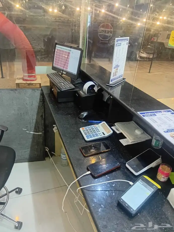 مطعم للتقبيل او الايجار موقع بحي النهضه مقابل حديقه النخيلان 5