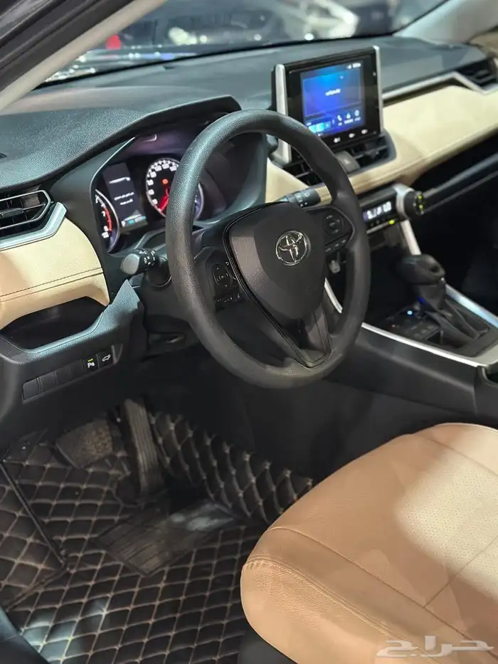 تويوتا راف فور 2025 XLE فل كامل شبه الجديد 8