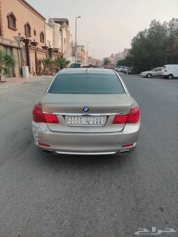 بي ام 730Li 2010 1