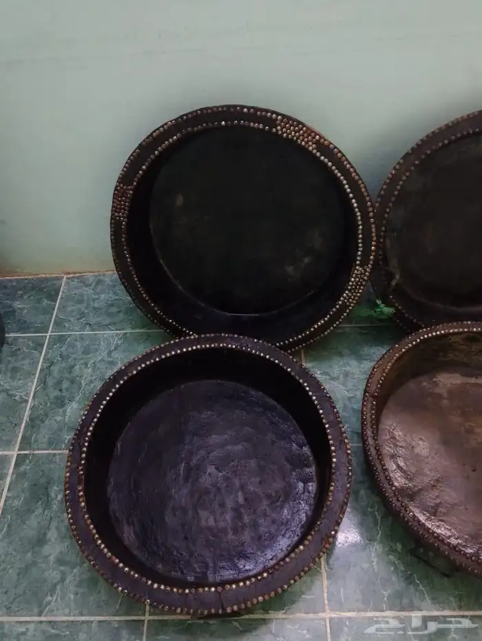 صحاف للبيع قديمه لها اكثر من 30 سنه لم تستخدم. 1