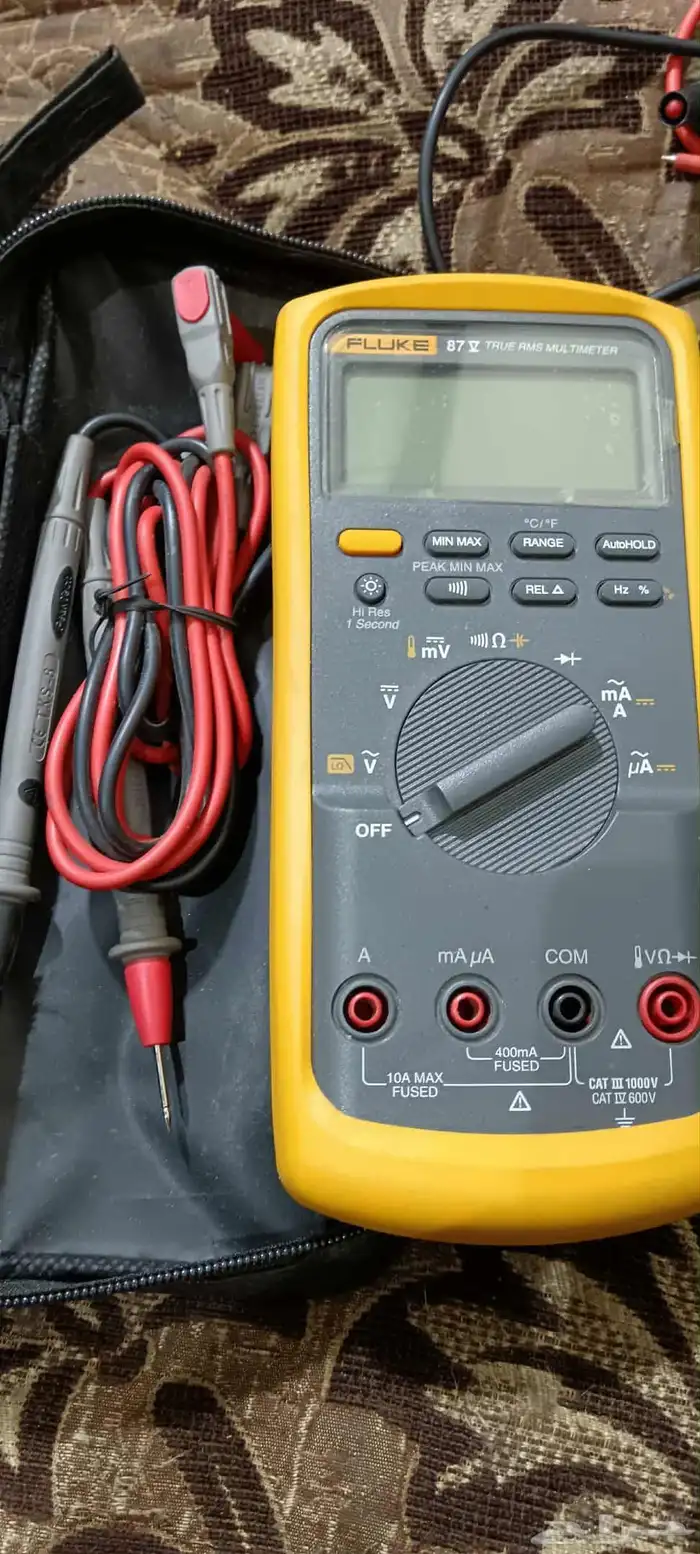 جهاز القياس المتعدد Fluke 87V ومقياس الكلامب الرقمي Kyoritsu 5