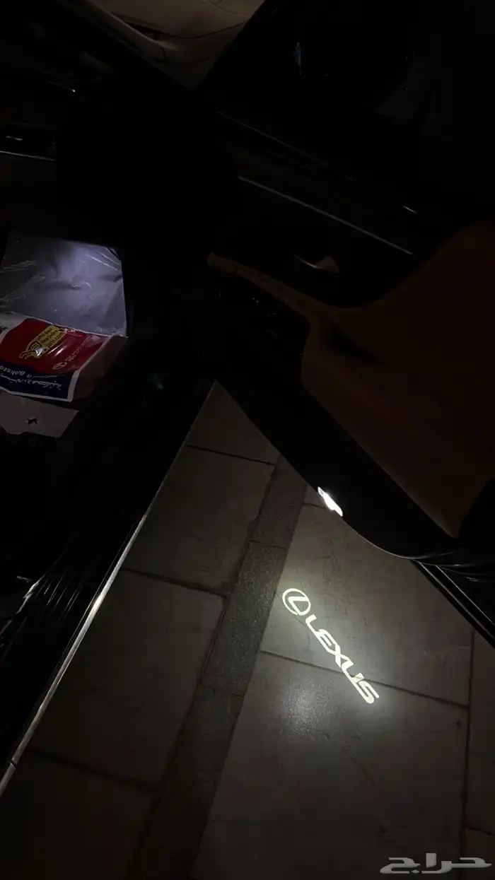 لكزسes2024 هايبرد 7