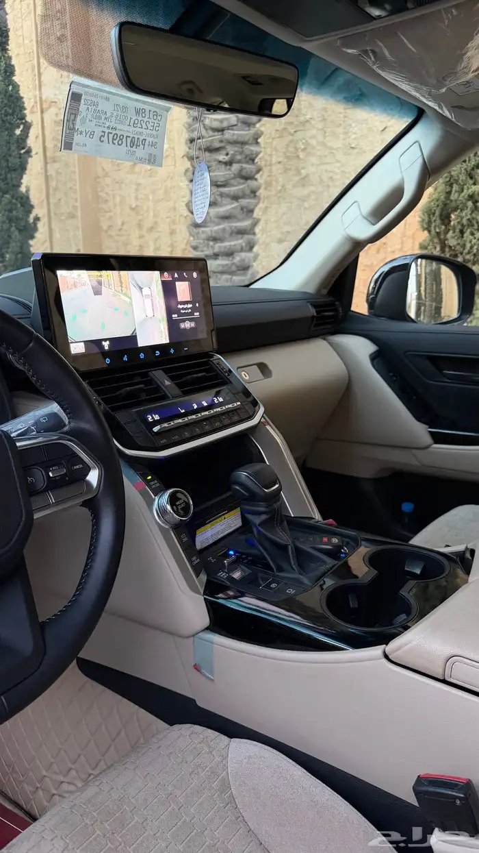 لاندكروزر 2023 فل كامل L3 8