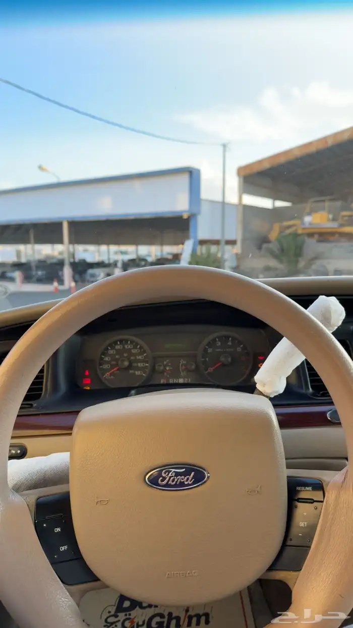 فورد فكتوريا 2012 15