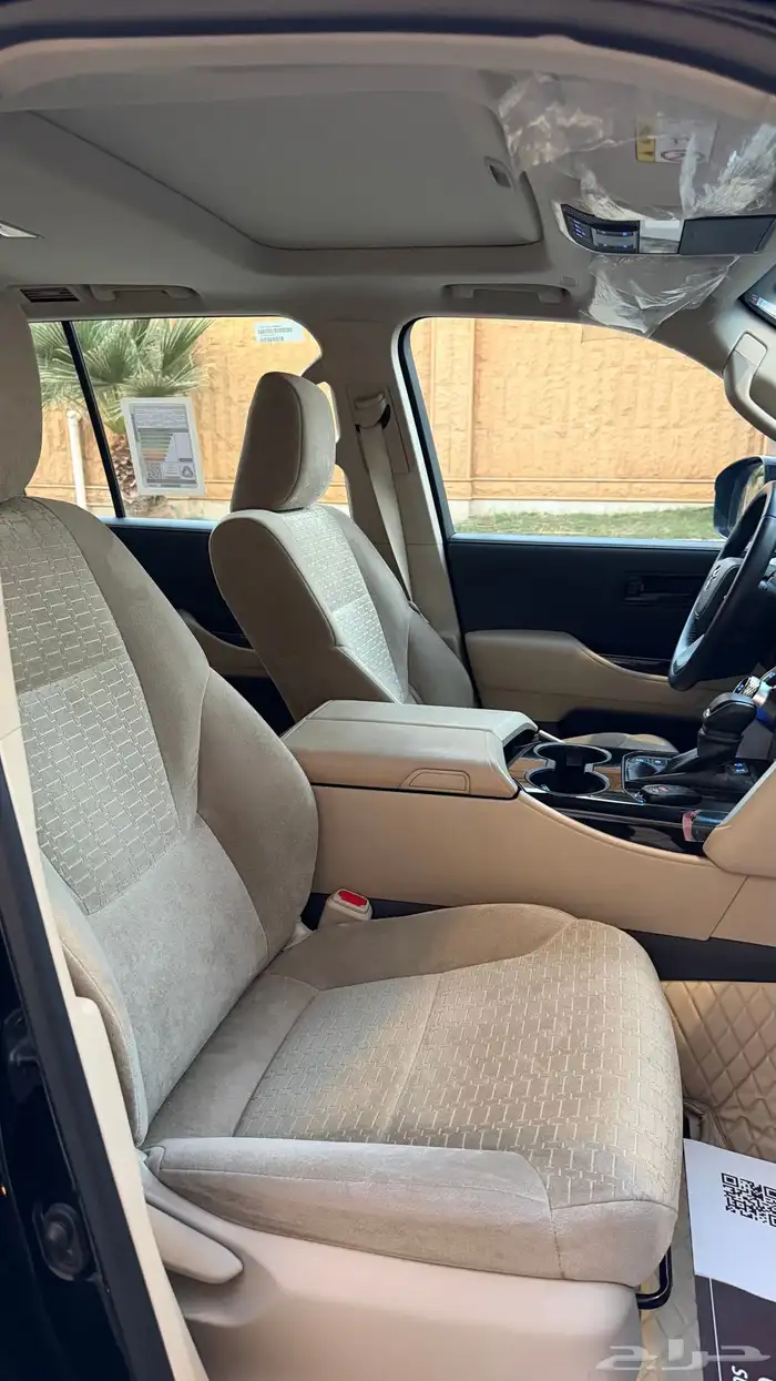 لاندكروزر 2023 فل كامل L3 9