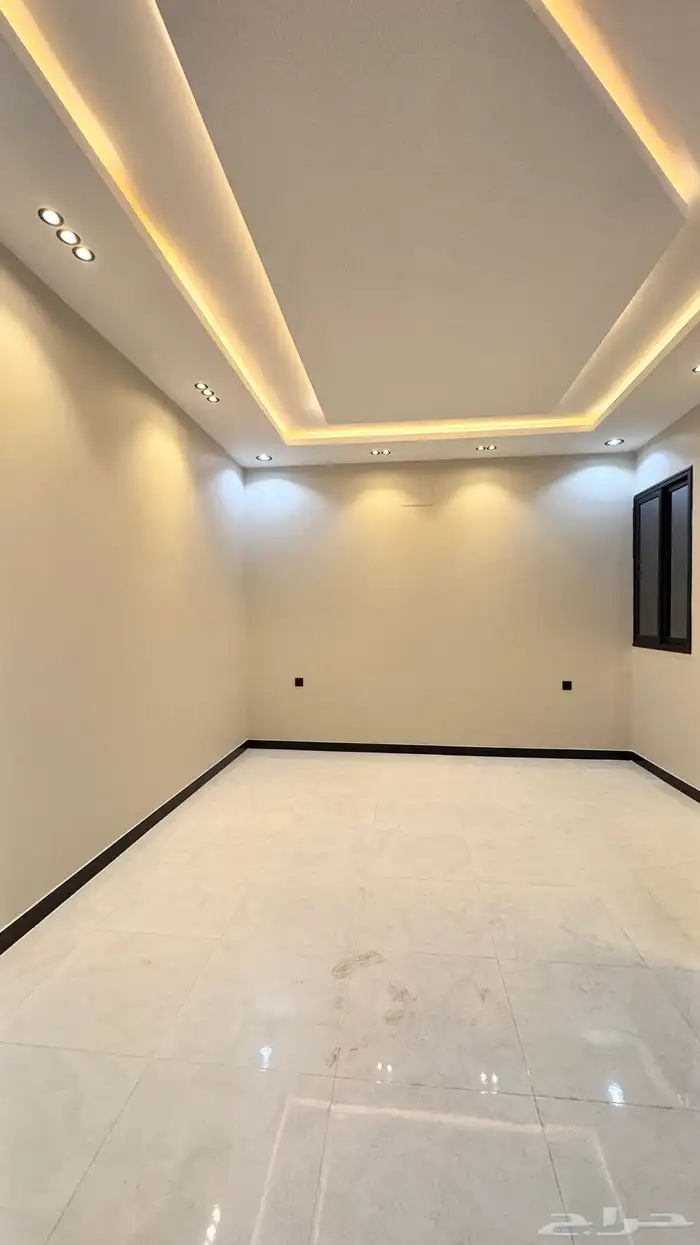 للبيع ادوار ارضيه حى دره الموسى 18