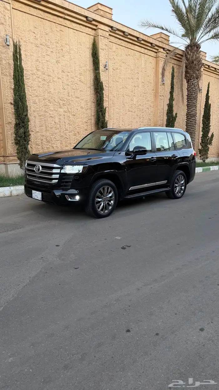 لاندكروزر 2023 فل كامل L3 2