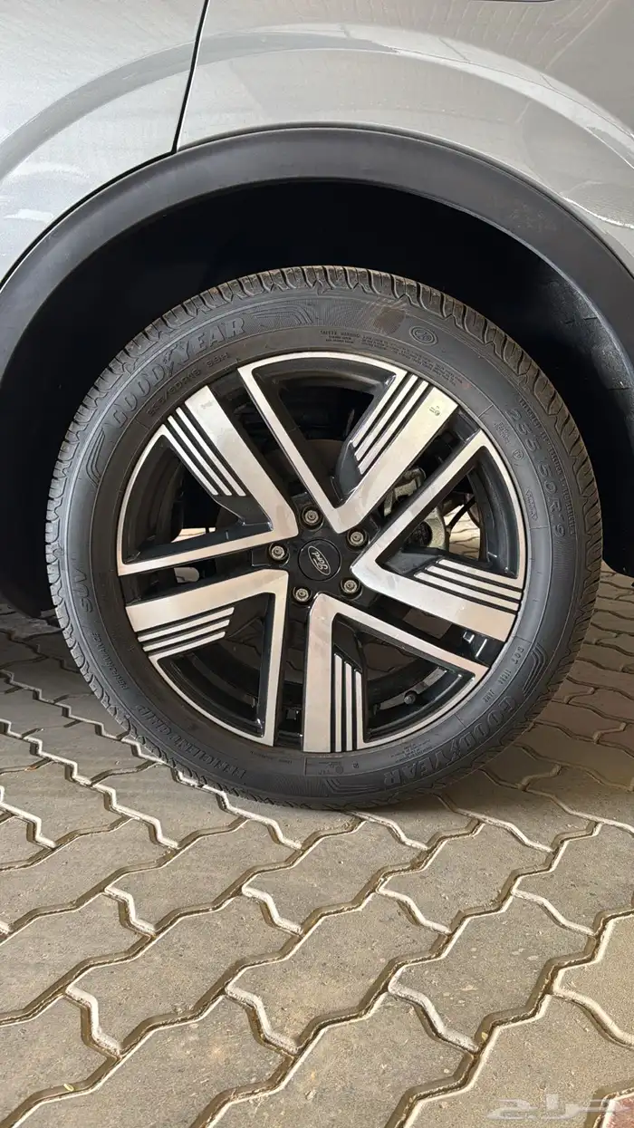 فورد تيرتوري فئة تيتانيوم بلس بنزين 2026 4