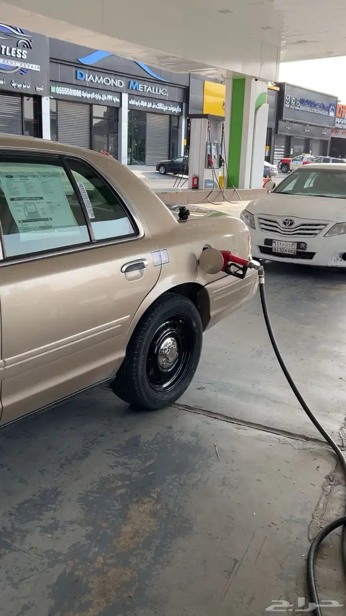 فورد 2003 بوليسي ممشى 35 الف فقط   ولوحه مميزه ثلاثيه 3