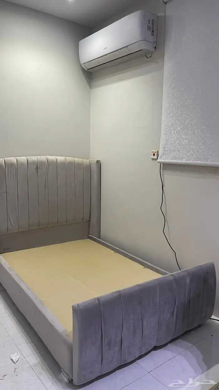 للبيع سرير خشب نفر ونص جديد 2