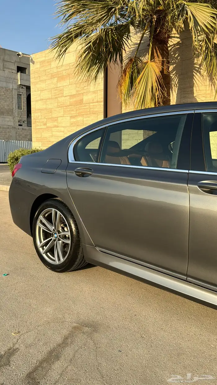 للبيع بي ام دبليو Li730 بحالة الوكالة 3