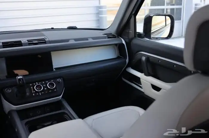 لاند روفر ديفندر Land Rover Defender 110 S SUV موديل 2024 17