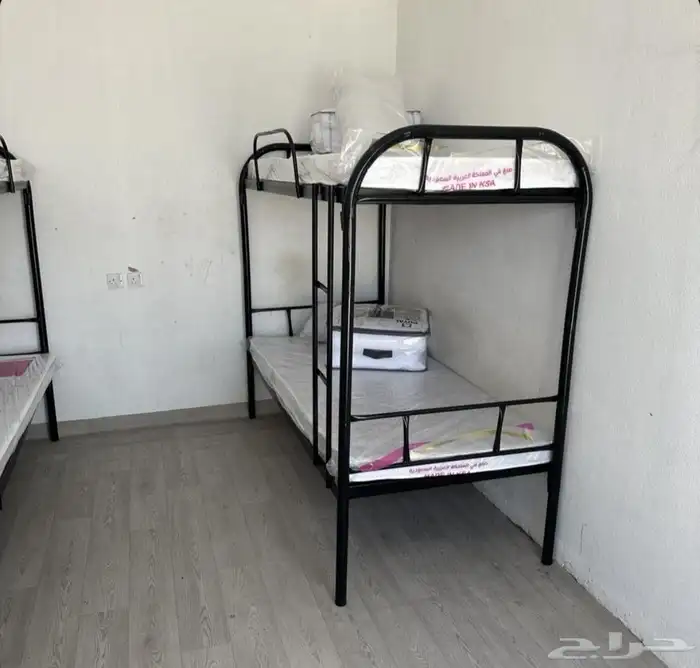 تأثيث غرف عمال سراير حديد مراتب 2