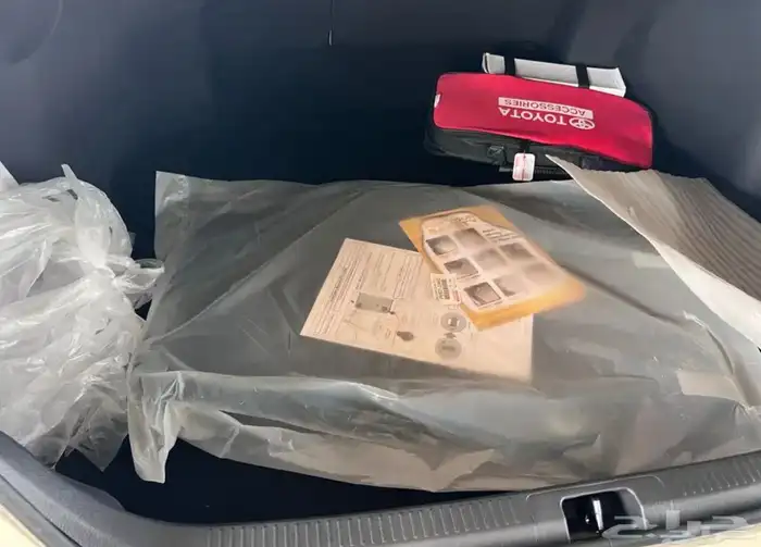 كامري 2024 LE طيس سعودي أصفار لون ابيض و فضي - استلام فوري 6