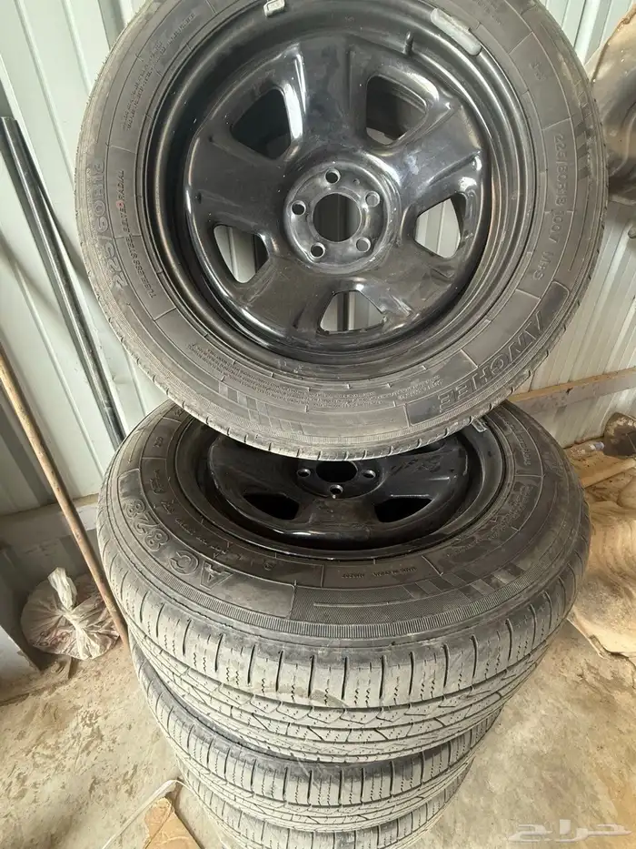 للبيع جنوط دوج تشارجر الجنوط مع الكفرات كلها جديدة 1