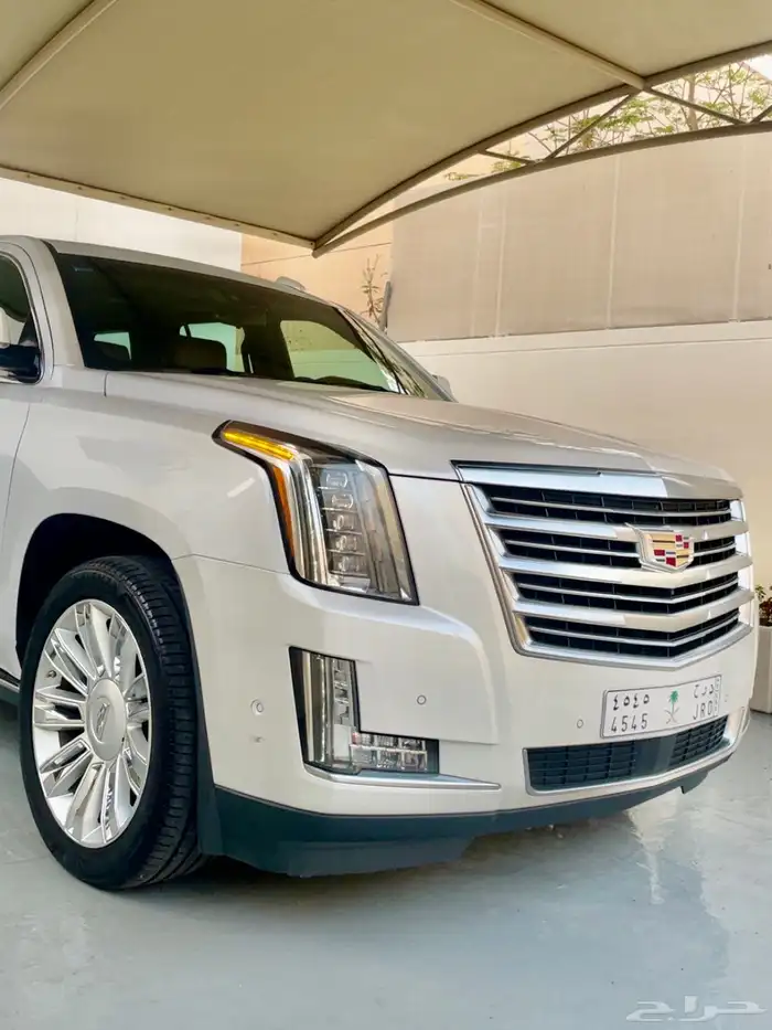 كاديلاك اسكاليد بلاتنيوم ( مخزن ) 2