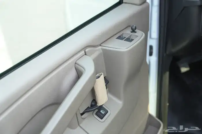 2025 GMC SAVANA 3500 Cargo جديد اصفار 7