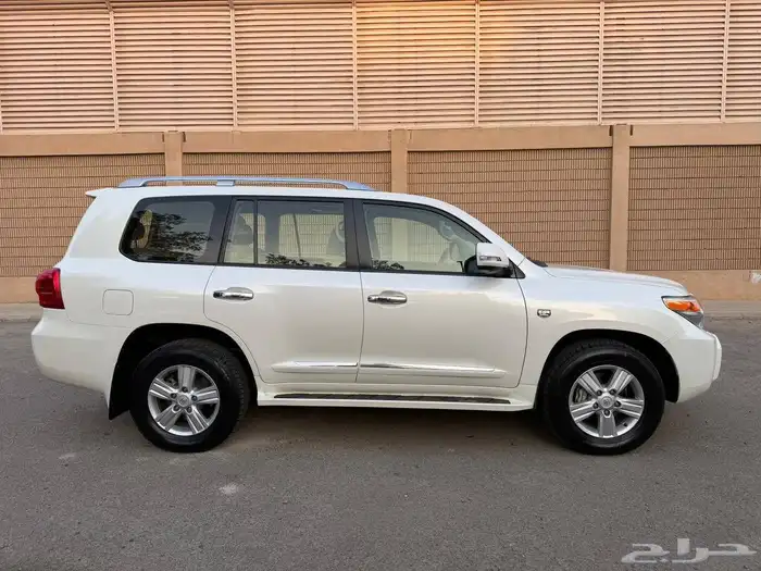 لاندكروزر 2015 GXR3 ستين عام وكااله سعودي 46