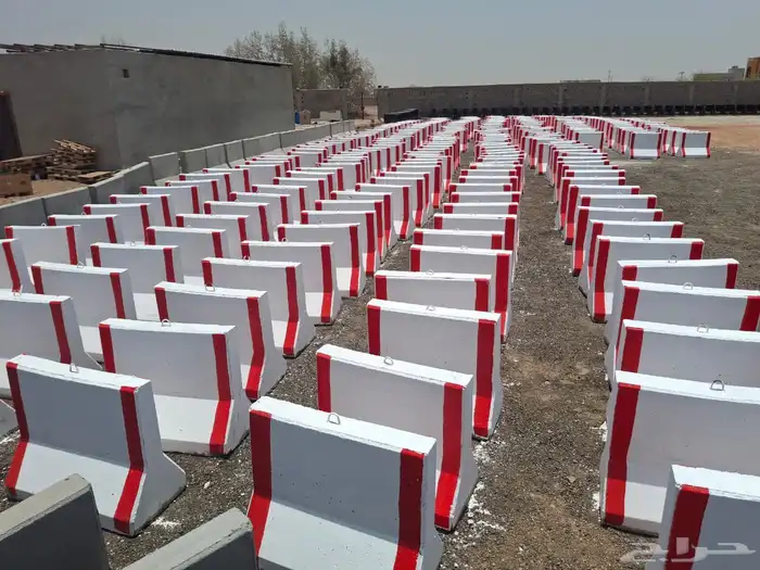 حواجز خرسانية سفتي مناهيل قواعد اعمدة مصدات سيارات 6