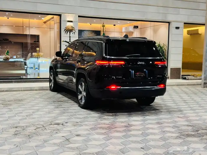 شيروكي لمتد فل كامل لارج نظيف جدا 3