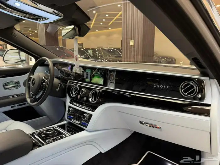 Rolls-Royce ghost 2023 5