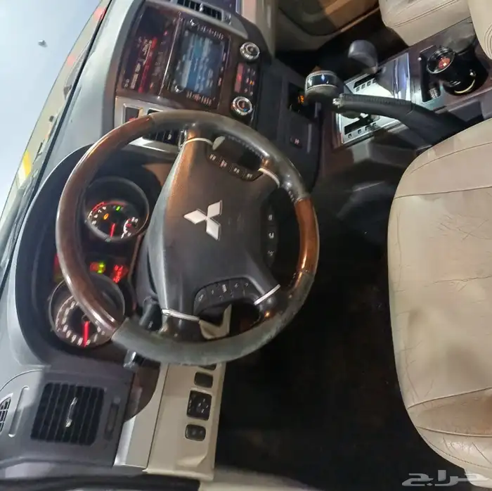 ميتسوبيشي باجيرو فل كامل 2015 دبل اخو الجديد شرط 2