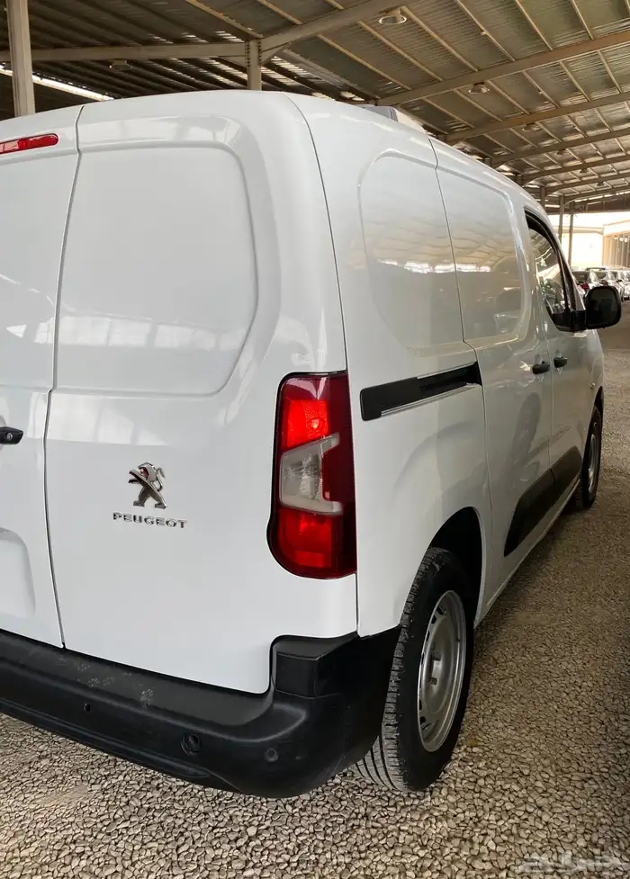 (( يوجد لدينا مجموعه بيجو بارتنر 2022 ثلاجه تبريد)) 19