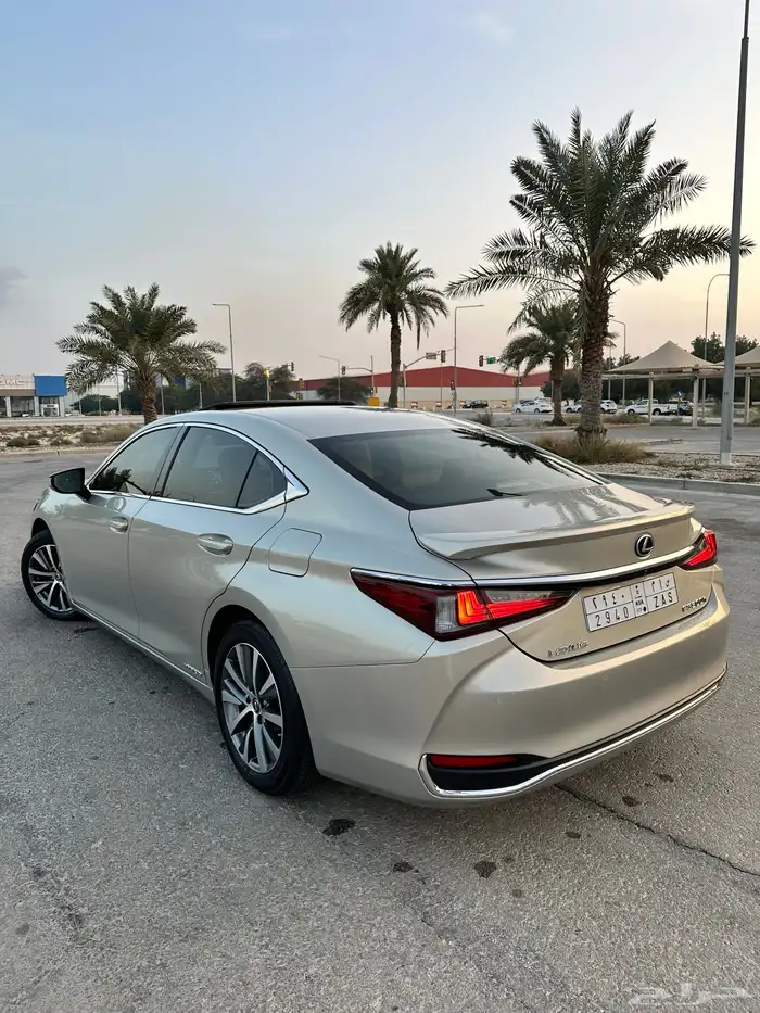لكزس ES300h هايبرد 2021 بحالة الوكالة سعودي 59
