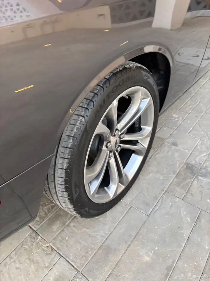 دوج تشالنجر R T 2022 5.7 امريكي لوحات دبي 2