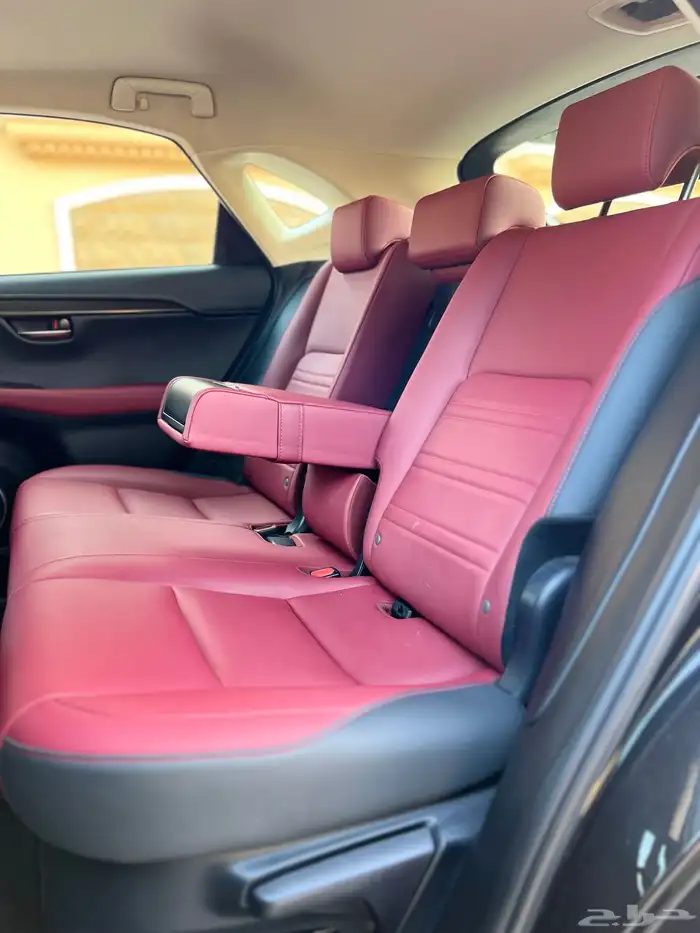 لكزس NX300 قمة النظافة 2020 ممشى قليل بحالة الوكالة 32