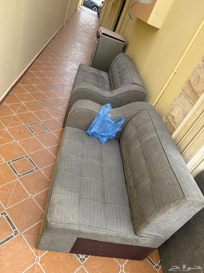 كنب نظيف للبيع بسعر رخيص 1