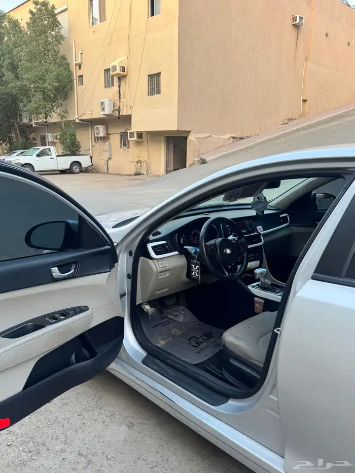 كيا اوبتيما 18 للبيع 17