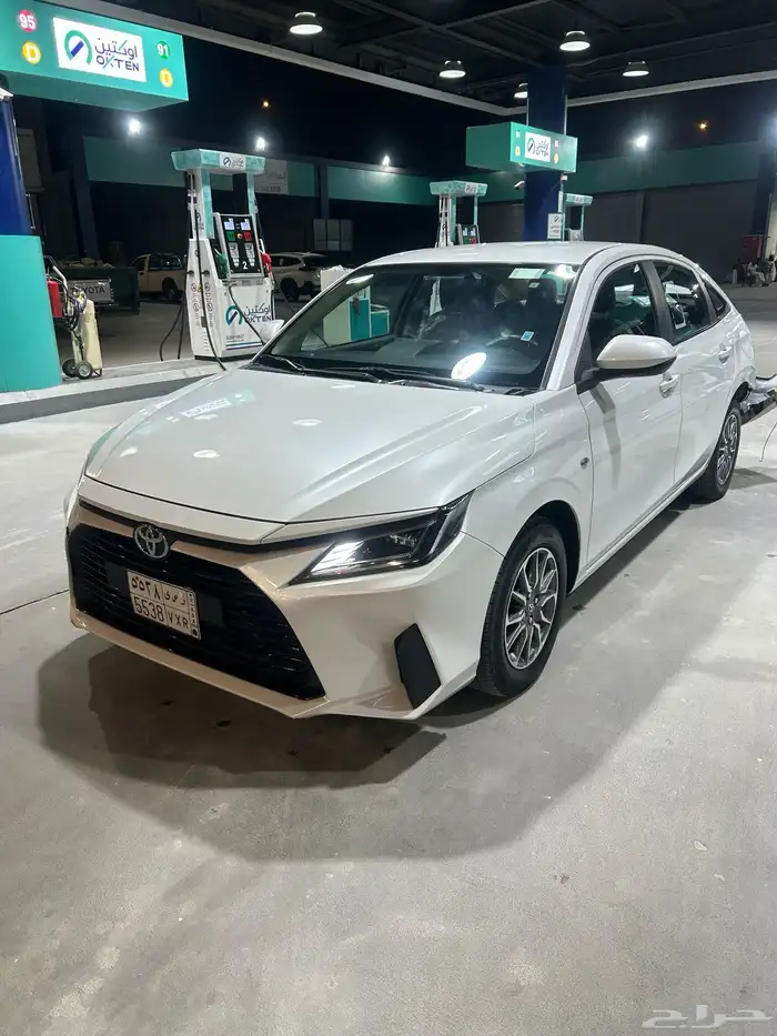 تويتا يارس 2023 مصدوم خفيف 12