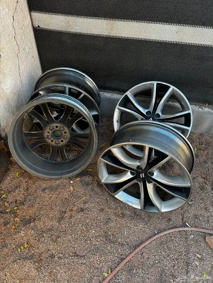 جنوط دودج Rt مقاس 20 للبيع 0