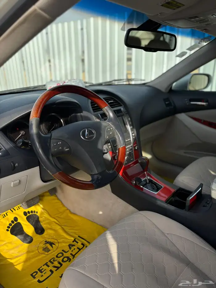 لكزس 2009 ES نظيف 4