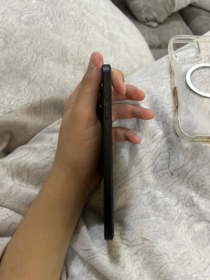 ايفون 16بلس 256جيجا 4