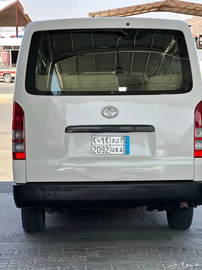 باص هاس تايوتا مديل 2006 بنزين 8