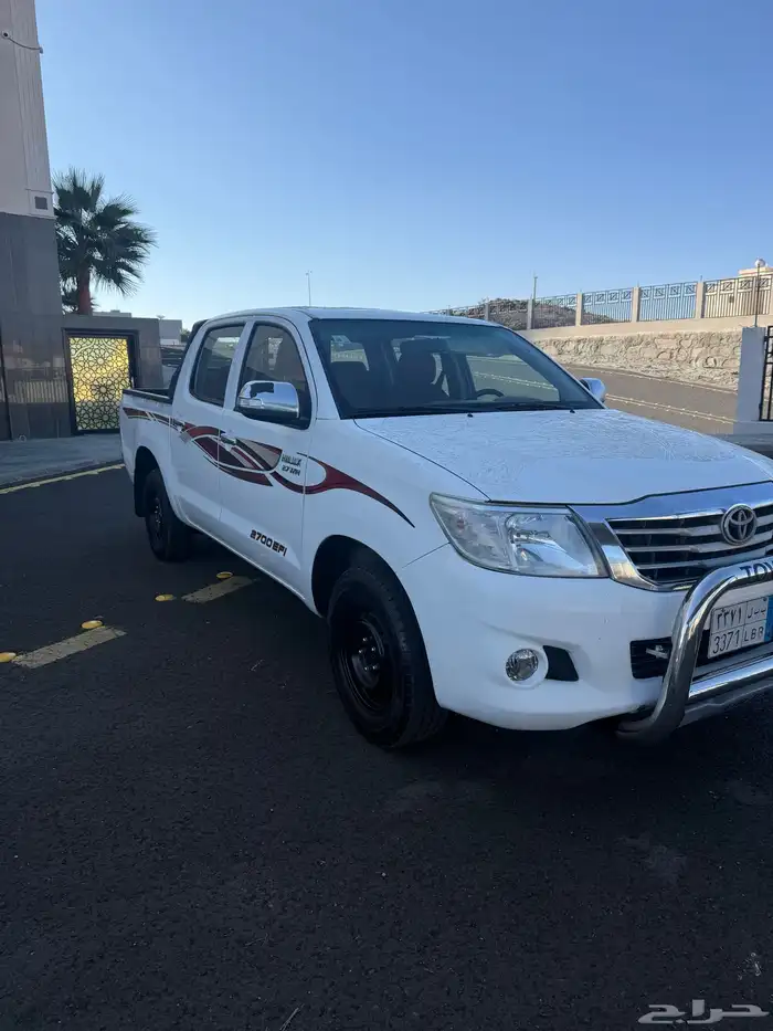 هايلكس 2015 GLX فل كامل عبدالطيف جميل 2