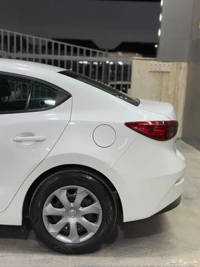 مازدا 3 2019 ابيض لؤلؤي لدى معرض(عبيد الرشيدي) 17